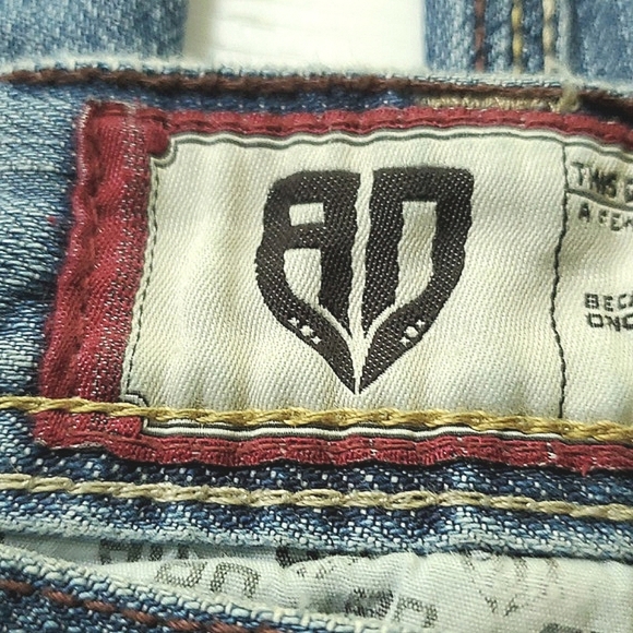 Artful Dodger Knifes Embroidery Light Wash Distressed Jeans Size 34 X 30 - Picture 8 of 13